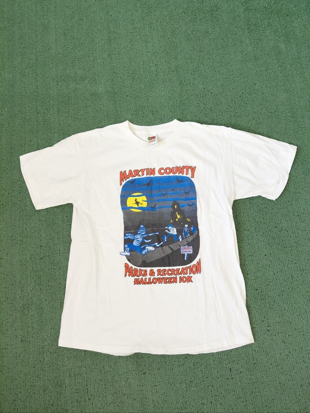 VINTAGE 2005 Martin County Parks & Recreation Halloween 10k Running Y2K White T
